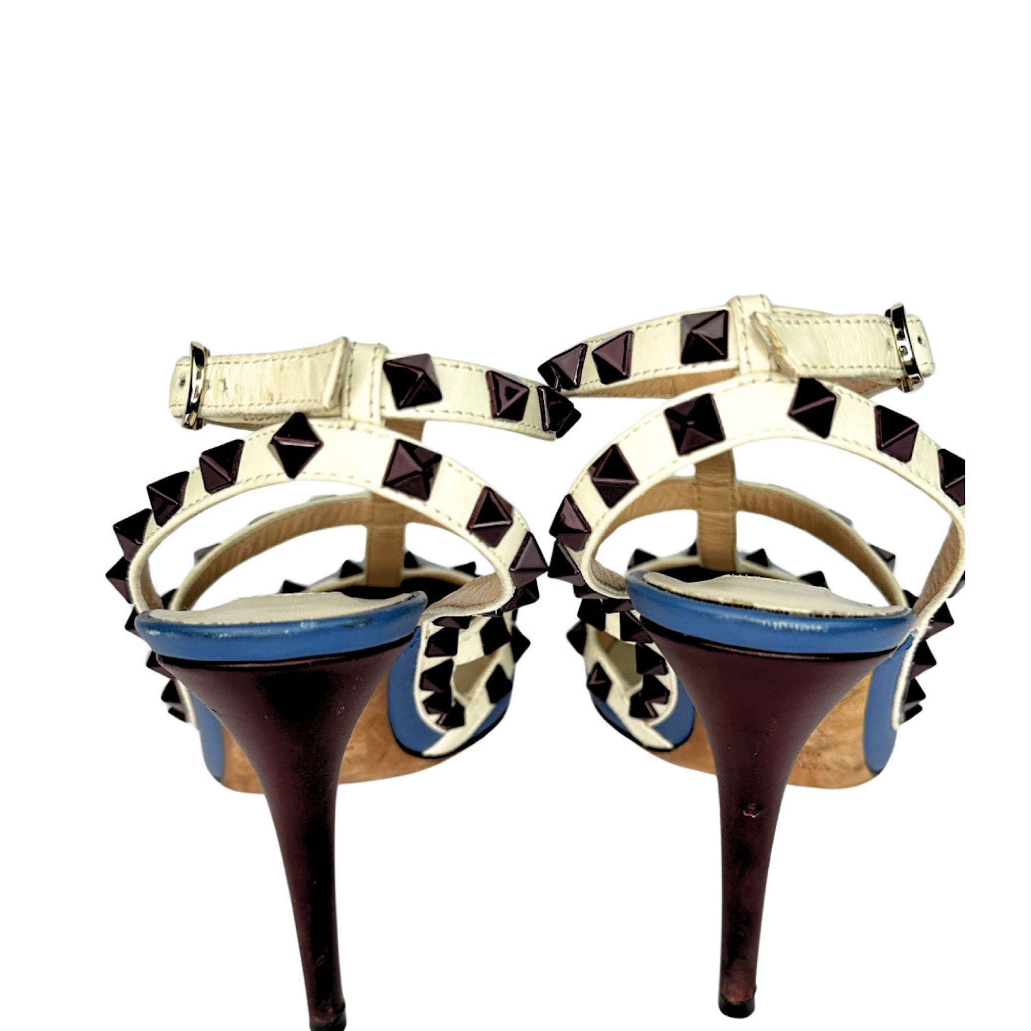 Valentino Rockstud Pumps