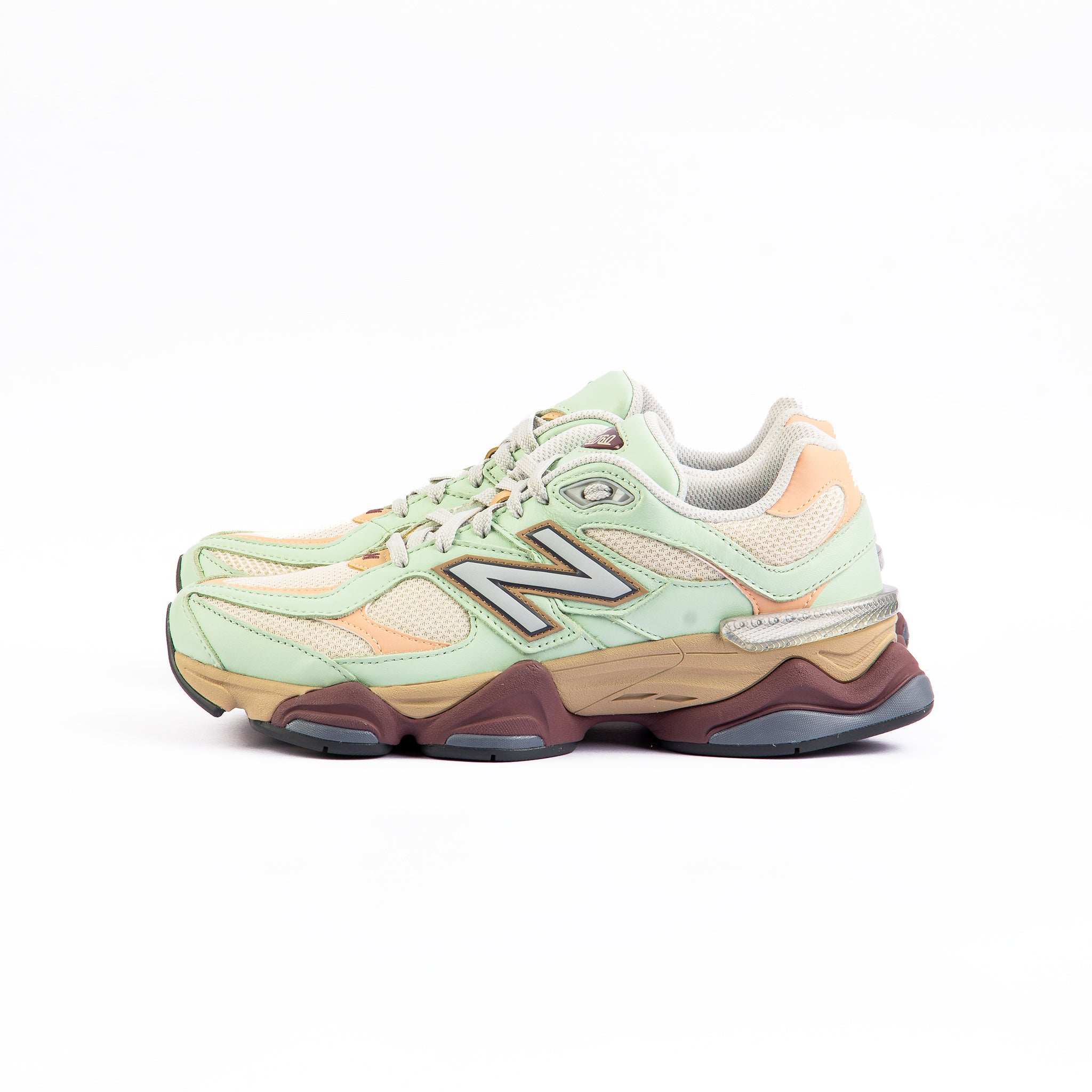 New Balance 9060 Clay Ash Sneakers