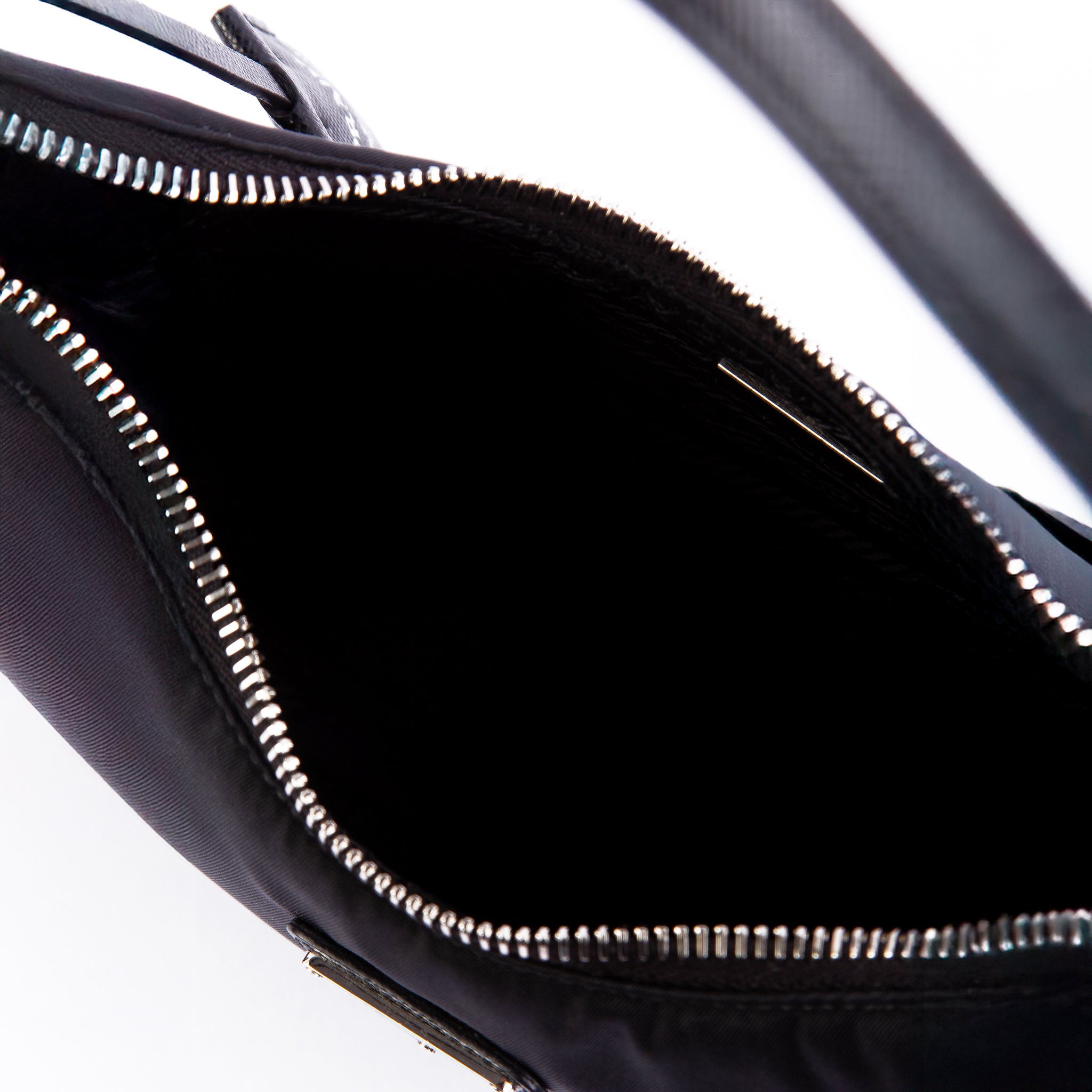 Prada Re-Edition 2005 Shoulder Bag