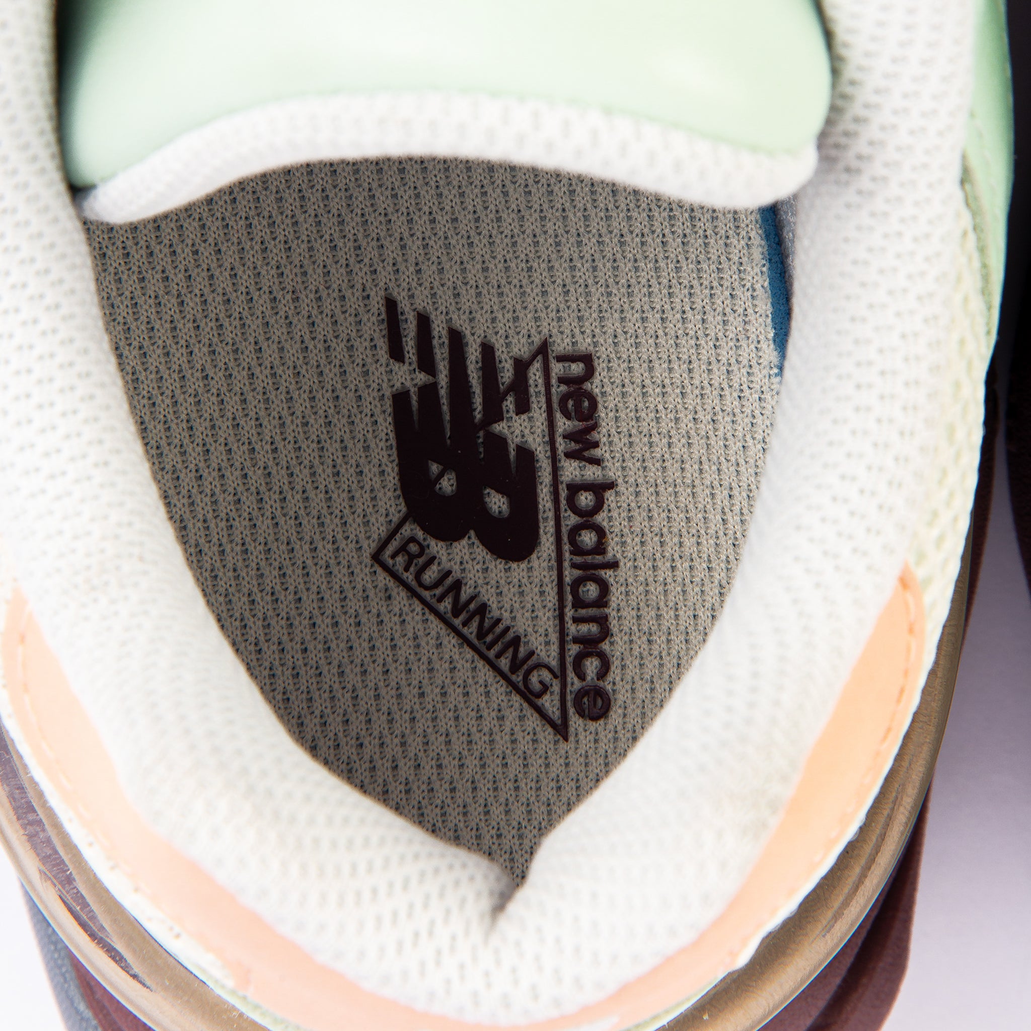 New Balance 9060 Clay Ash Sneakers